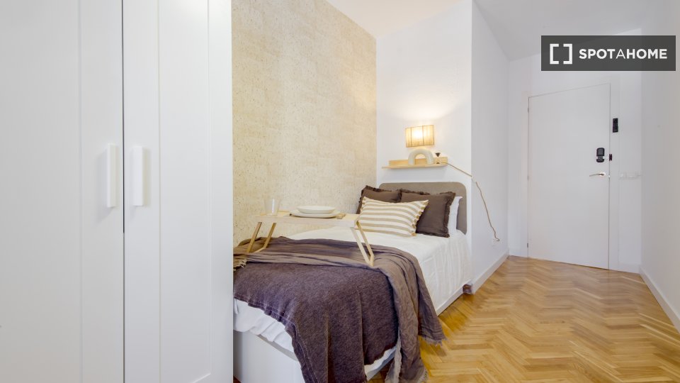 Double room Madrid, 7 beds — photo 1