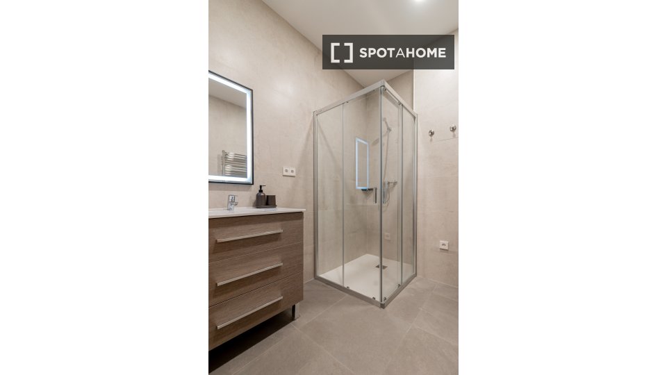 Apartment Madrid, 2 beds — photo 13