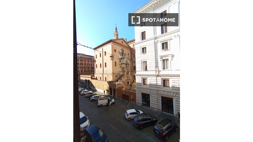 Double room Rome, 3 beds, 105m² — photo 19