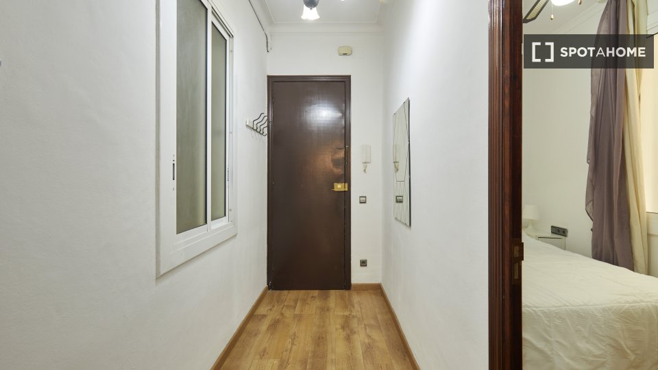 Apartment Barcelona, 4 beds, 80m² — photo 46