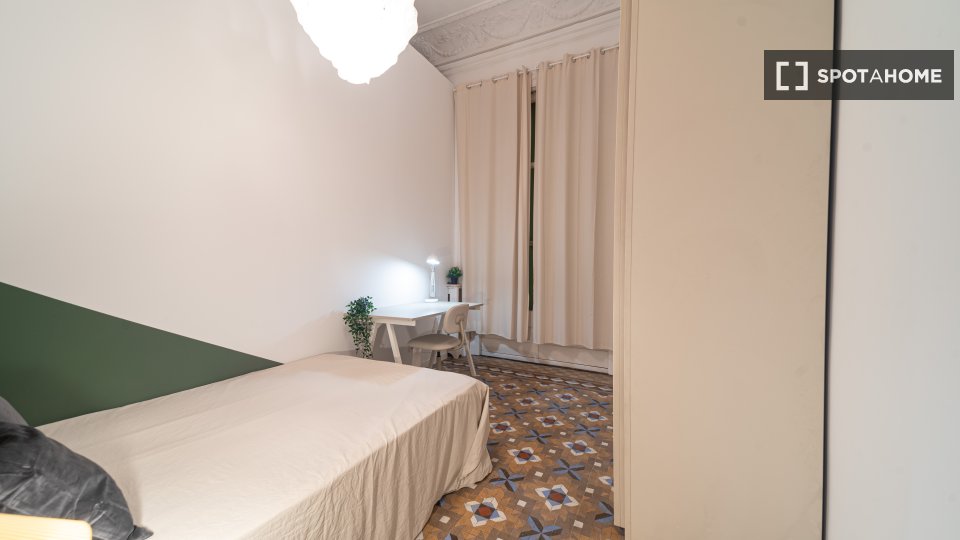 Double room Barcelona, 8 beds, 190m² — photo 9
