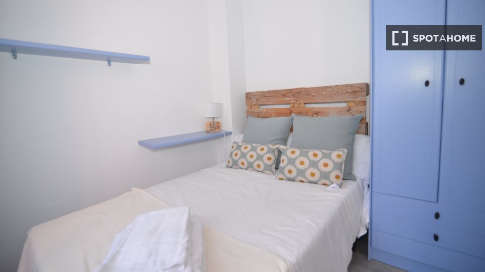Double room Santander, 3 beds — photo 8