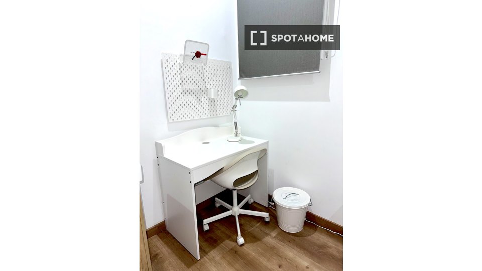 Double room Barcelona, 5 beds — photo 24