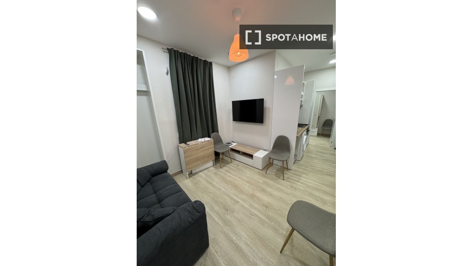 Apartment Madrid, 1 bed, 35m² — photo 1