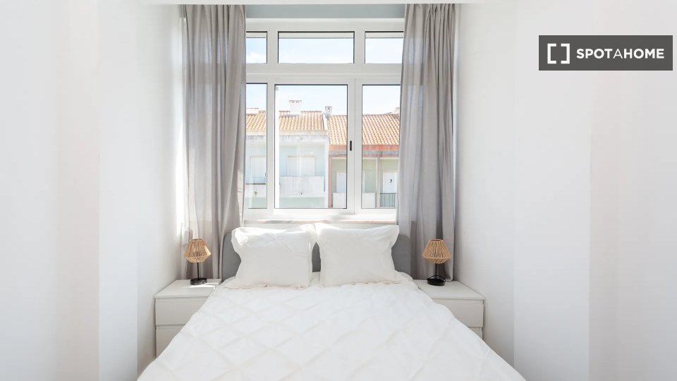 Double room Lisbon, 5 beds — photo 11