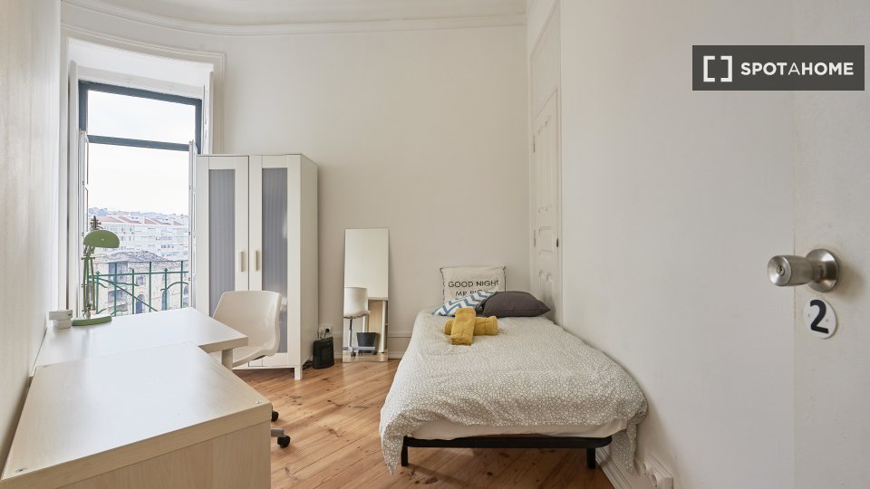 Double room Lisbon, 7 beds, 110m² — photo 42