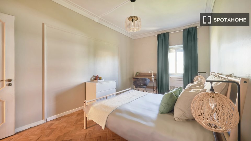 Double room Lisbon, 9 beds — photo 12