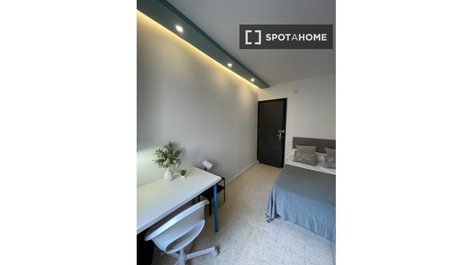 Double room Seville, 8 beds, 180m² — photo 6