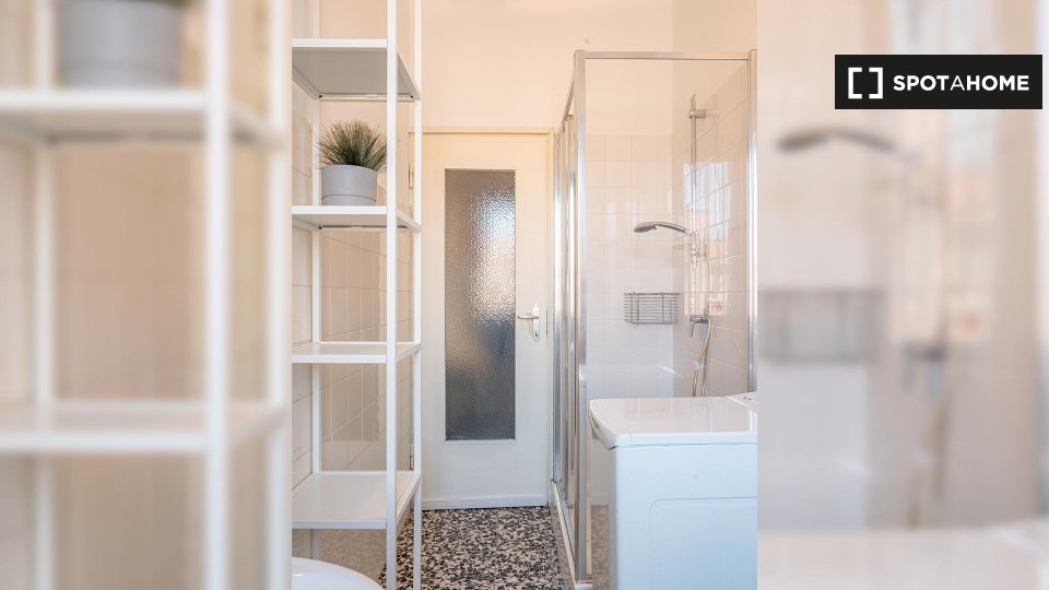 Double room Milan, 3 beds, 80m² — photo 11