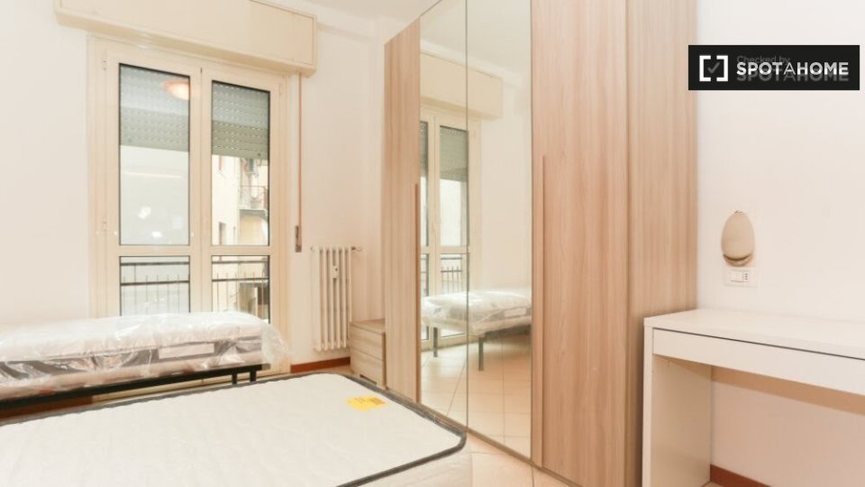 Double room Milan, 5 beds — photo 42