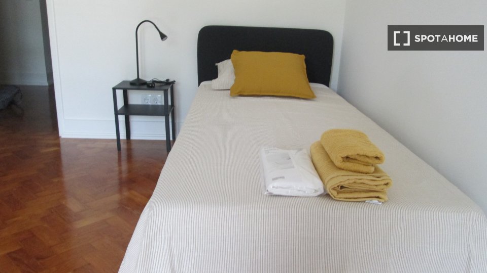 Double room Lisbon, 5 beds, 130m² — photo 6