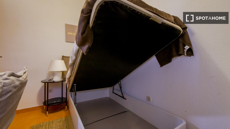 Double room Madrid, 7 beds, 149m² — photo 5
