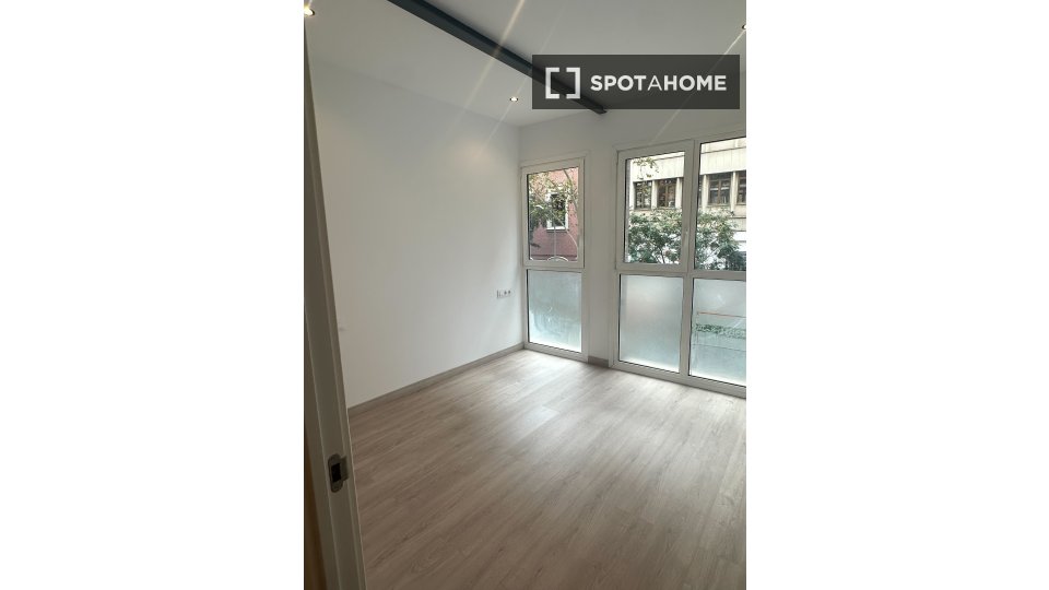 Apartment Barcelona, 2 beds, 60m² — photo 13