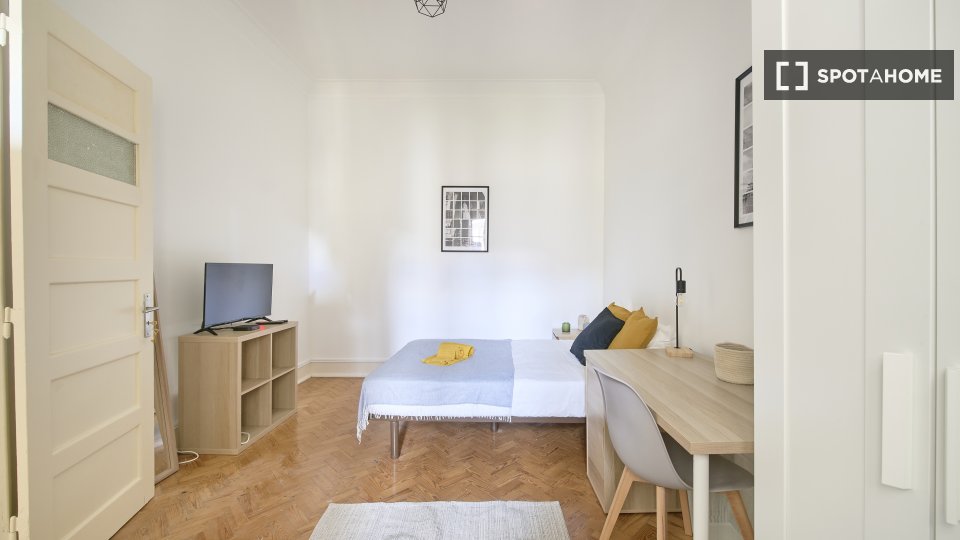 Double room Lisbon, 7 beds — photo 11