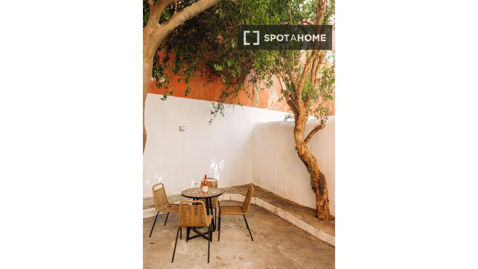 Apartment Lisbon, 2 beds, 70m² — photo 1
