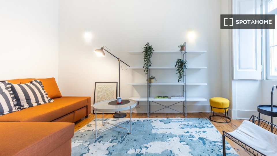 Double room Lisbon, 3 beds — photo 19