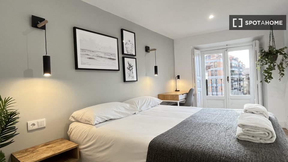 Double room Madrid, 5 beds — photo 28