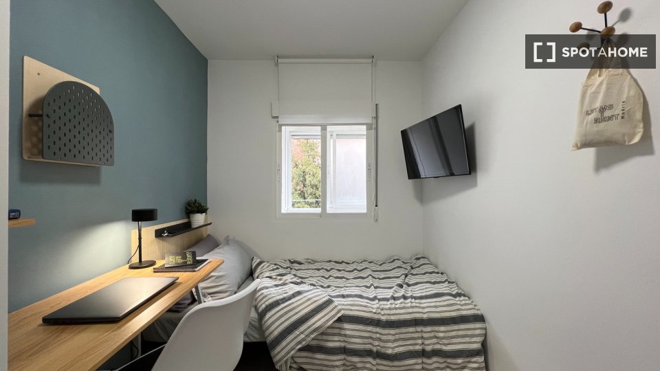 Double room Madrid, 5 beds — photo 20