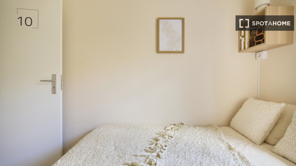Double room Lisbon, 12 beds — photo 10