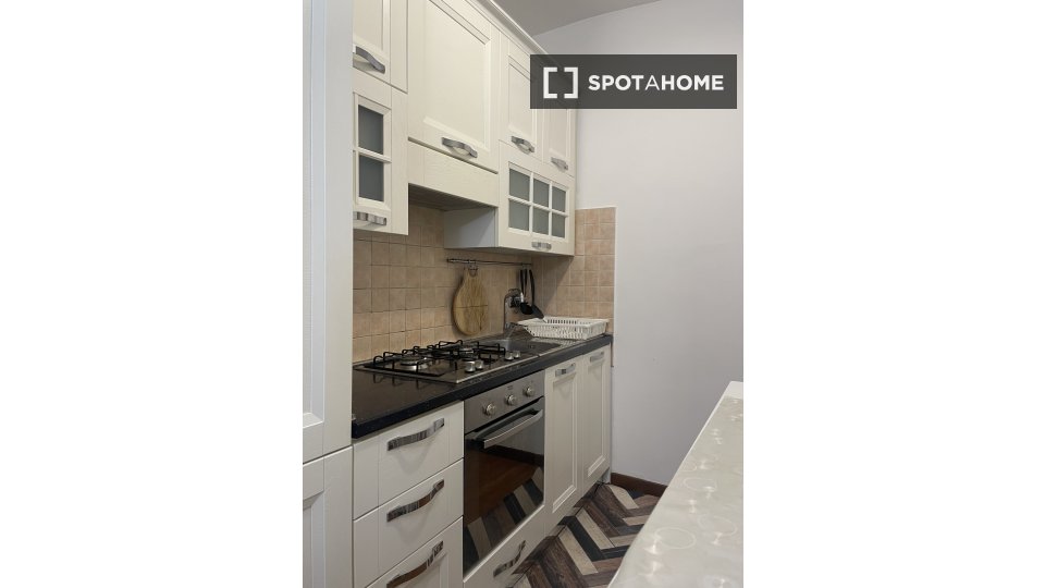 Double room Rome, 3 beds, 80m² — photo 6