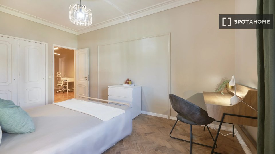 Double room Lisbon, 9 beds — photo 5