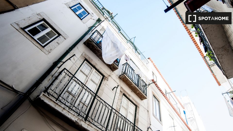 Apartment Lisbon, 2 beds, 58m² — photo 19