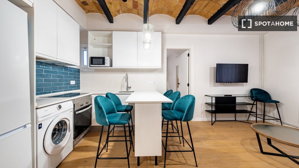 Apartment Barcelona, 4 beds, 95m² — photo 29
