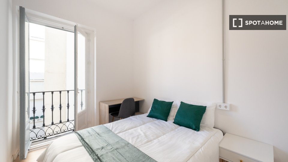Double room Madrid, 10 beds — photo 9