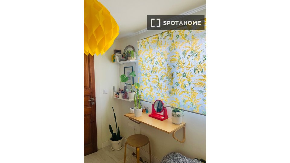Apartment Lisbon, 2 beds, 72m² — photo 6