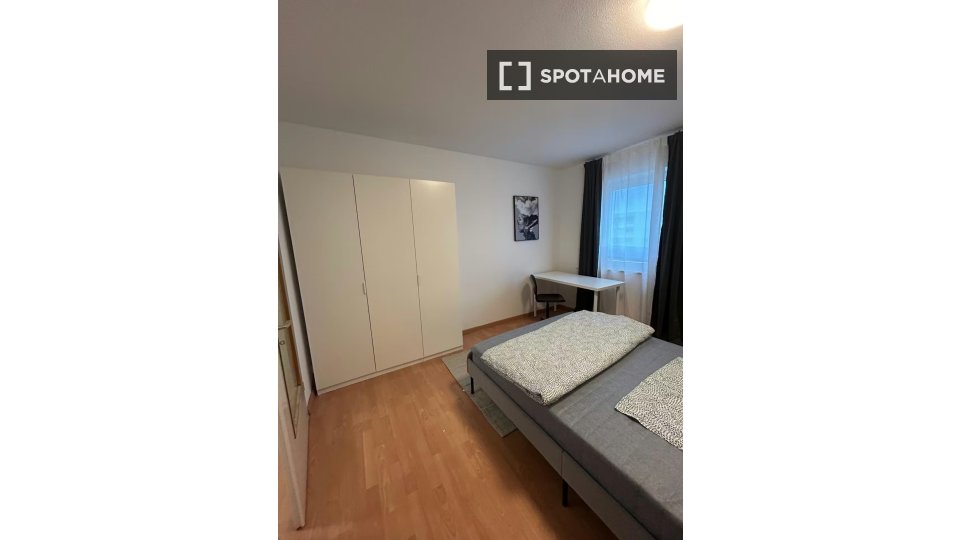Double room Munich, 3 beds — photo 2