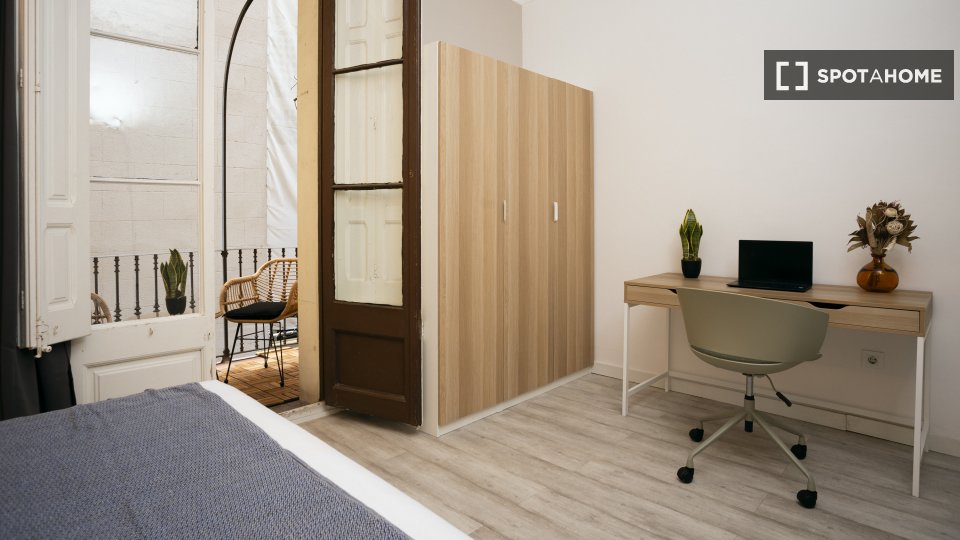 Double room Barcelona, 6 beds, 180m² — photo 5