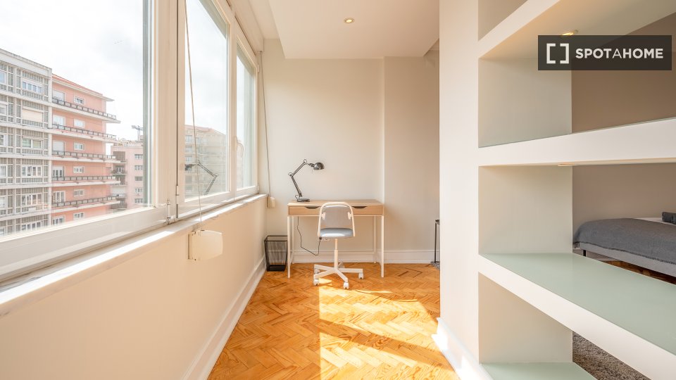 Double room Lisbon, 6 beds, 164m² — photo 18