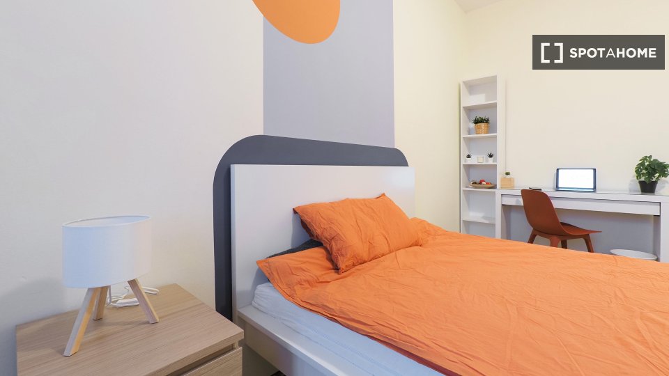 Double room Milan, 2 beds — photo 11