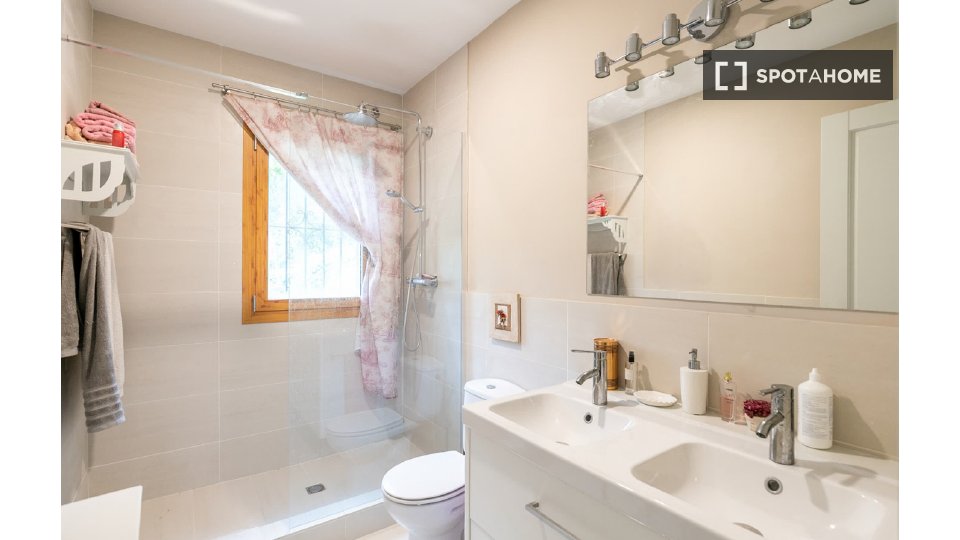 Double room Barcelona, 2 beds, 382m² — photo 10