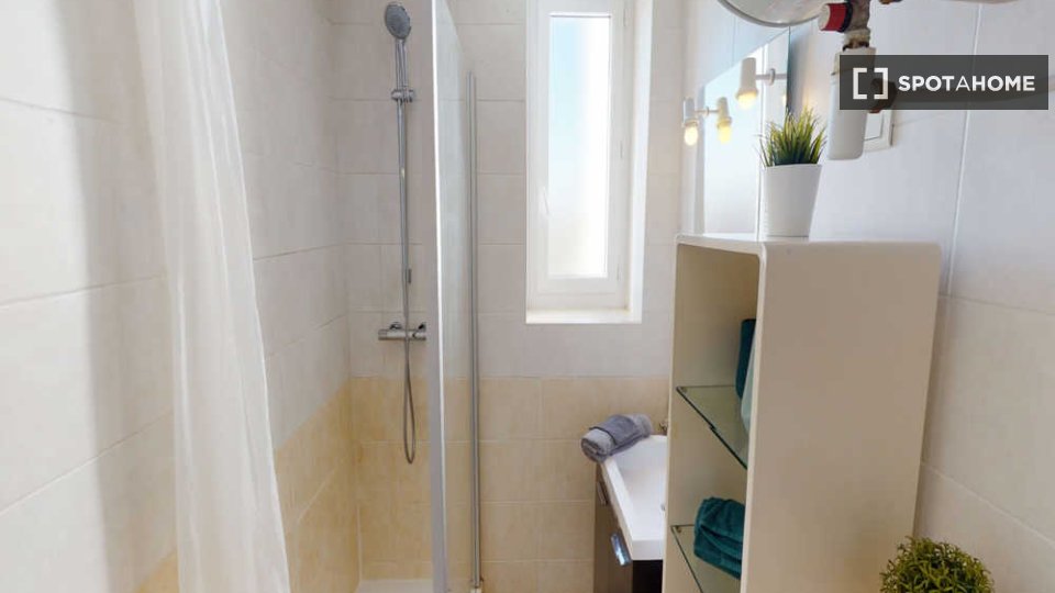 Double room Lyon, 3 beds, 60m² — photo 9