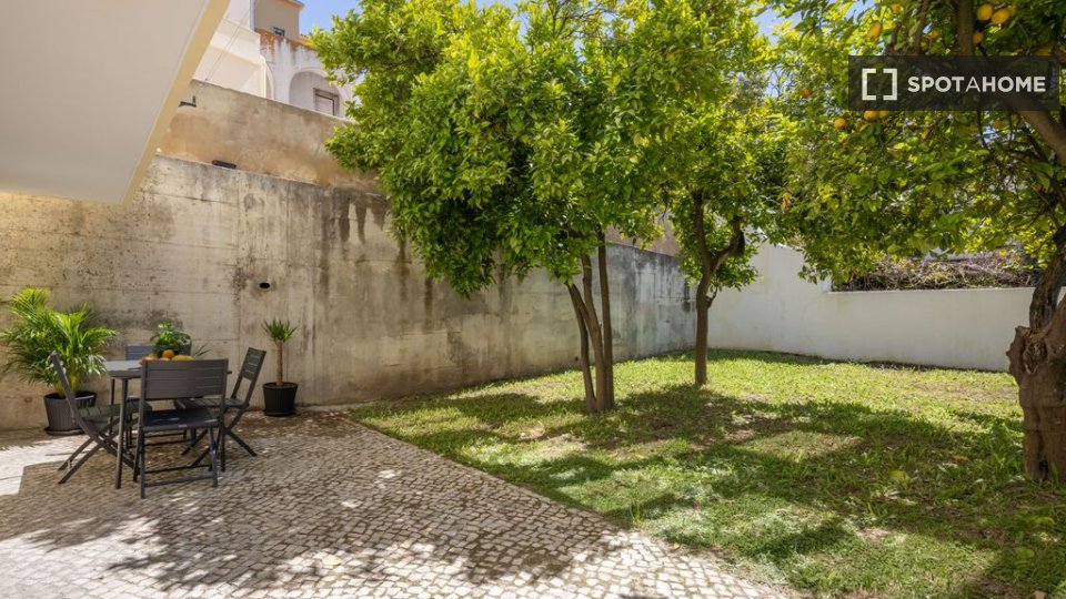 Apartment Lisbon, 2 beds — photo 12