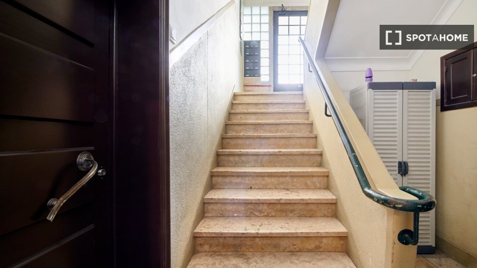 Double room Lisbon, 4 beds — photo 36