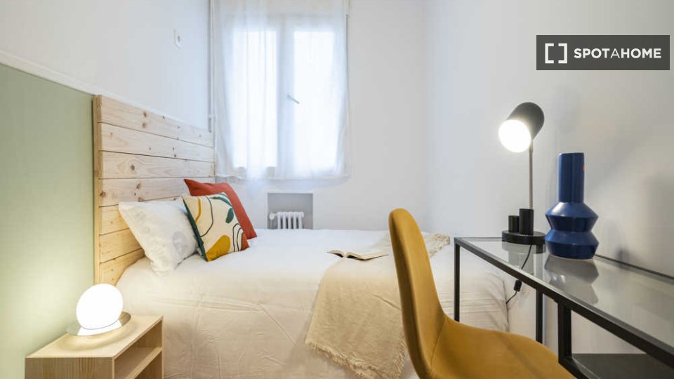 Double room Madrid, 5 beds — photo 42