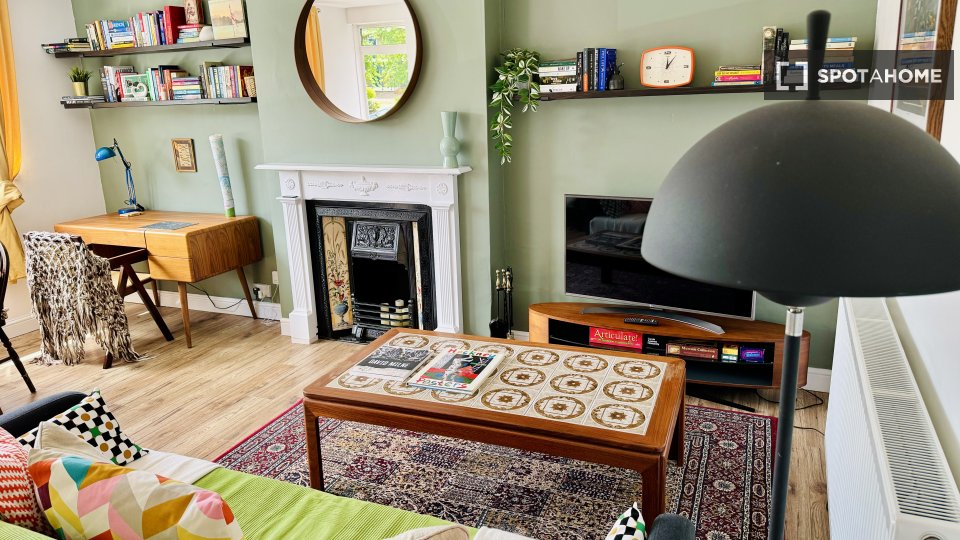 Apartment London, 2 beds, 69m² — photo 1