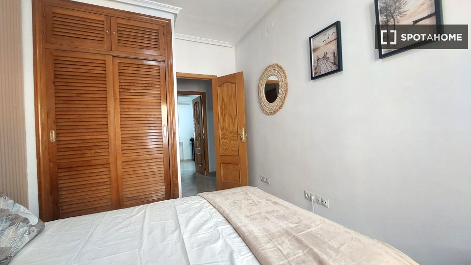 Double room Madrid, 4 beds, 95m² — photo 16
