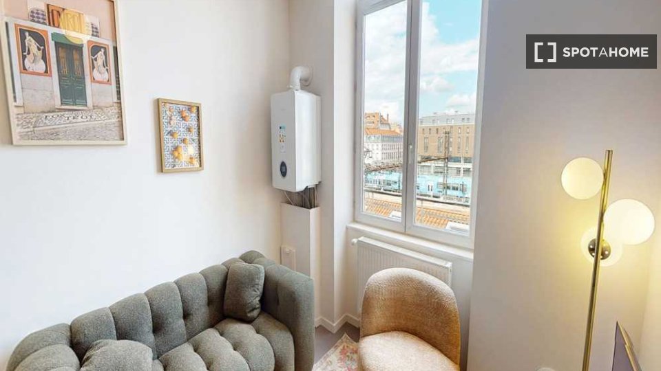 Double room Lyon, 3 beds, 70m² — photo 6
