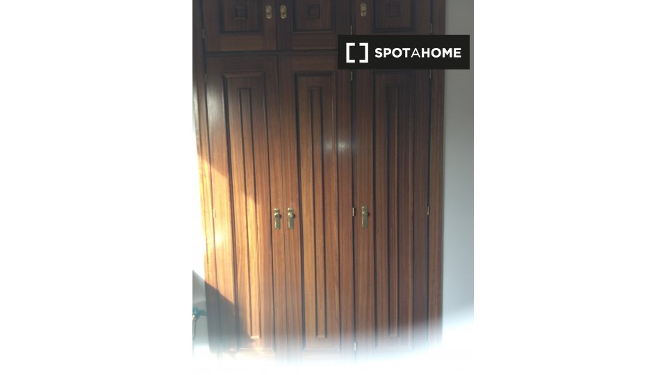 Double room Madrid, 5 beds, 140m² — photo 1