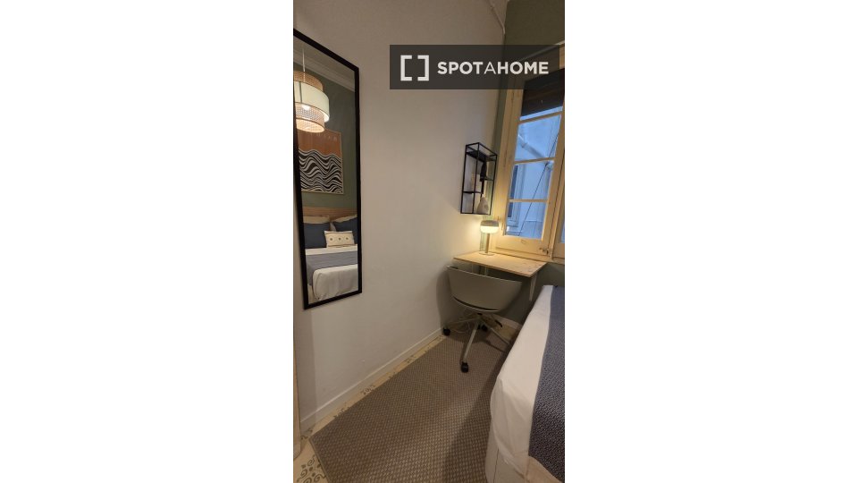 Double room Barcelona, 7 beds, 210m² — photo 20