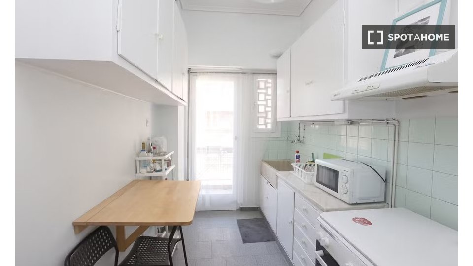 Double room Athens, 5 beds — photo 7