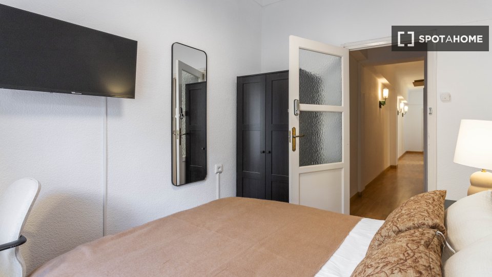 Double room Alicante, 8 beds — photo 10