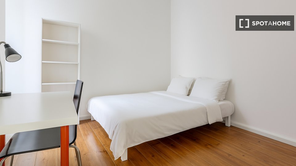Double room Lisbon, 9 beds — photo 32