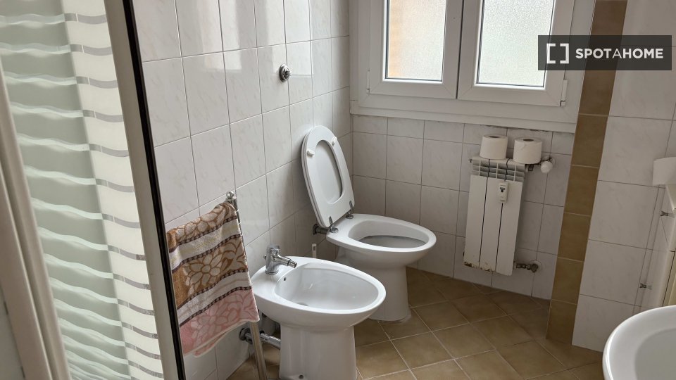 Double room Rome, 3 beds — photo 3
