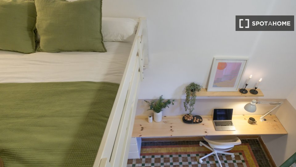 Double room Barcelona, 5 beds, 120m² — photo 8