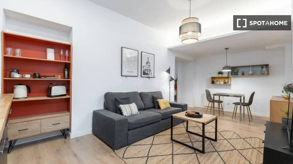 Apartment Madrid, 1 bed, 62m² — photo 2