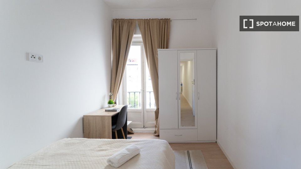 Double room Madrid, 10 beds — photo 49